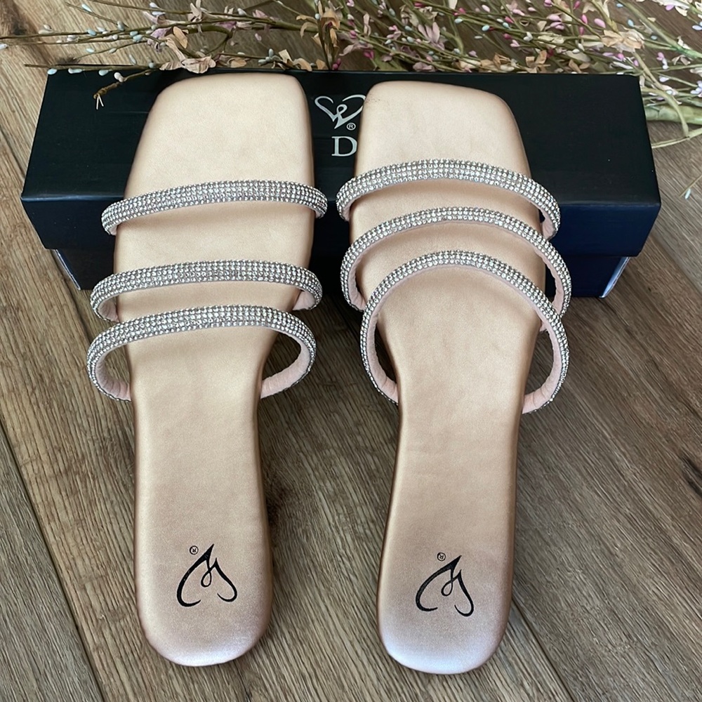 WINDSOR “STAR 1” SANDALS/FLATS Color is rose gold, size 8, brand new with box